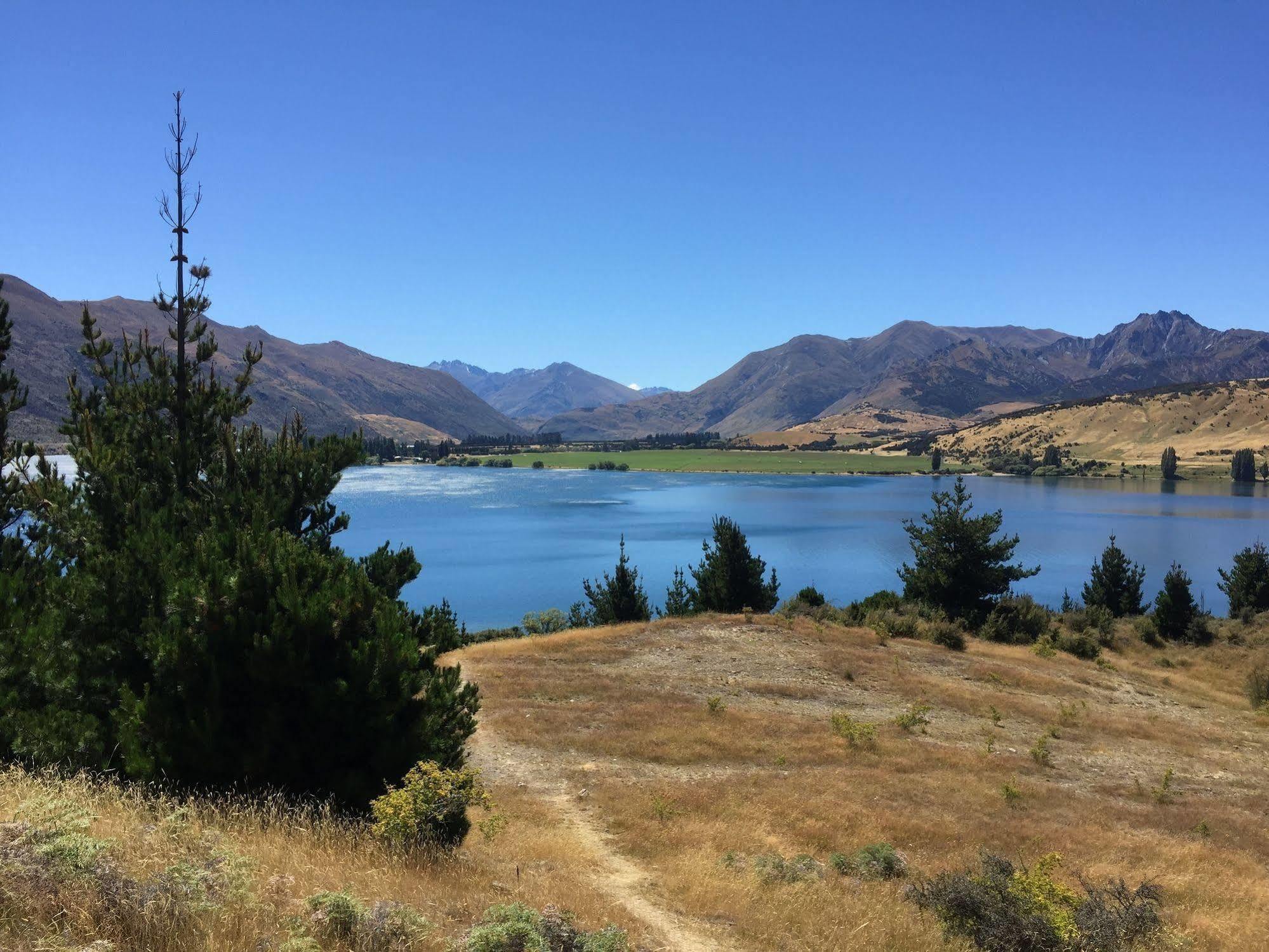 Mt Gold Glamping Hotel Wanaka Bagian luar foto